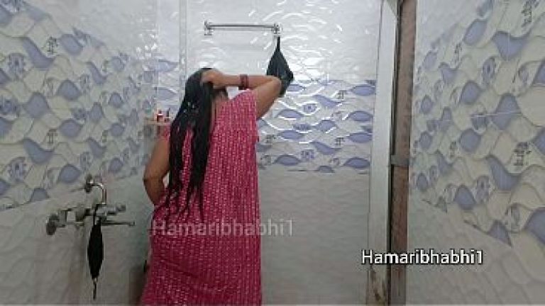 Indian Desi Chubby Bhabhi Bathing Nude.