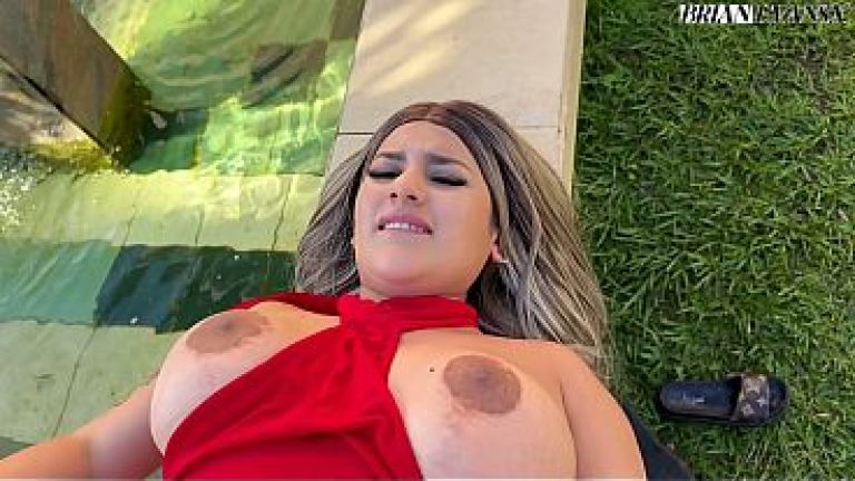 Blonde Colombian Naty Delgado has a podcast that ends with outdoor sex - Brian Evansx