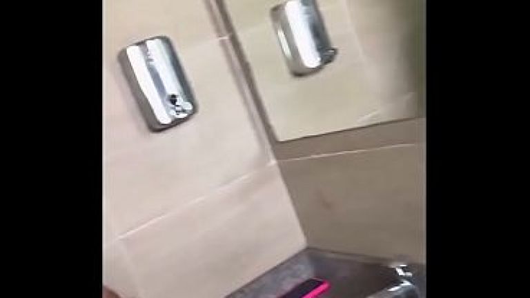 HOT LATINA GETS FUCKED IN PUBLIC BY HER LOVER